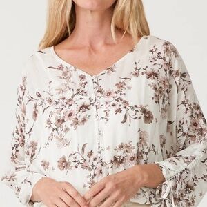 Lovestitch Creme/Floral 100% Rayon ScoopNeck Relaxed Button Down Boho Top (M)